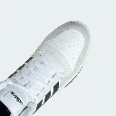 Revolushn_AT_13_Shoes_White_JK8248_41_detail.webp