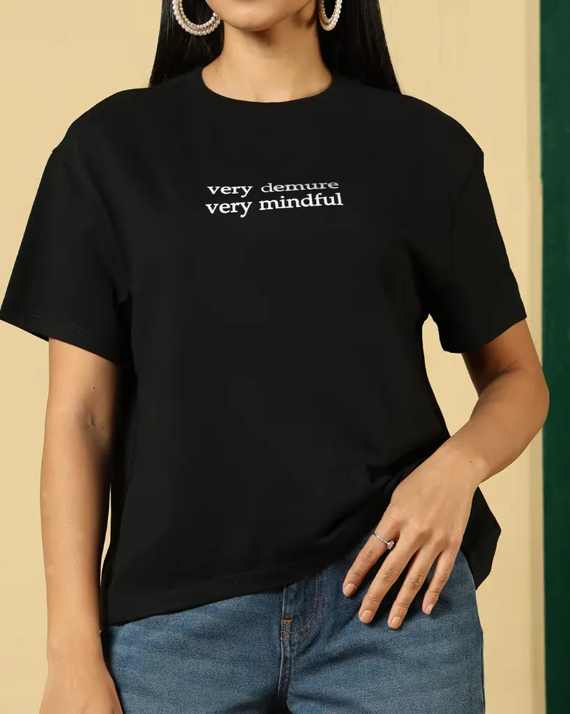 -1117Wx1400H-443387672-black-MODEL_converted.webp
